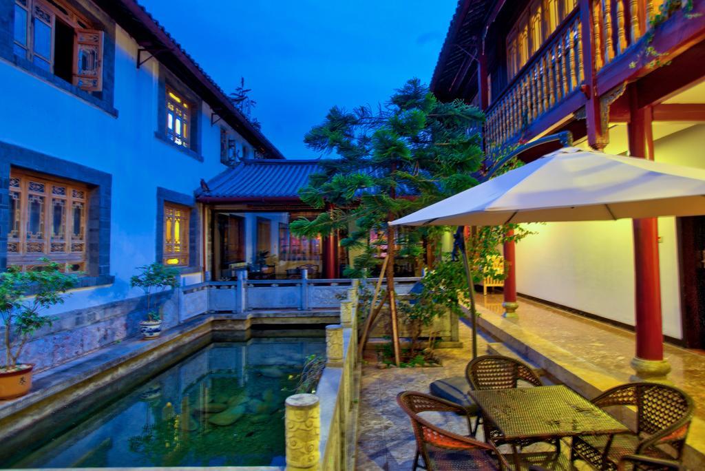 Lijiang Wangfu Hotel Exteriör bild